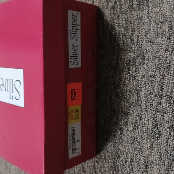 Heels - Picture 3 of 3